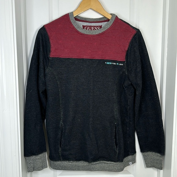 Guess Junior Sweatshirt Sweater Sz XL (20 junior) - Picture 1 of 6